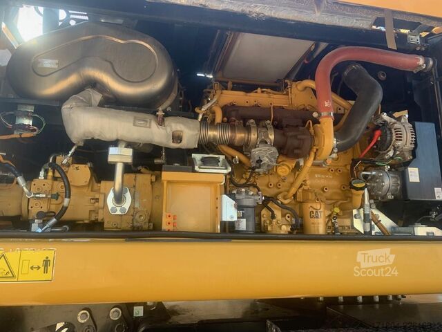 Pelle sur pneus Caterpillar M320F