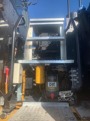 Pelle sur pneus Caterpillar M320F