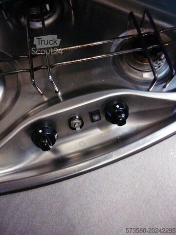 Ημι-ενσωματωμένο αυτοκινούμενο τροχόσπιτο Fiat Ducato Carasuite 650 MF Teilintegriert | Voll ausgestattet