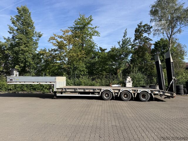 Semirremolque de plataforma baja Humbaur HTS30  3 Achs Satteltieflader, wenig benutzt
