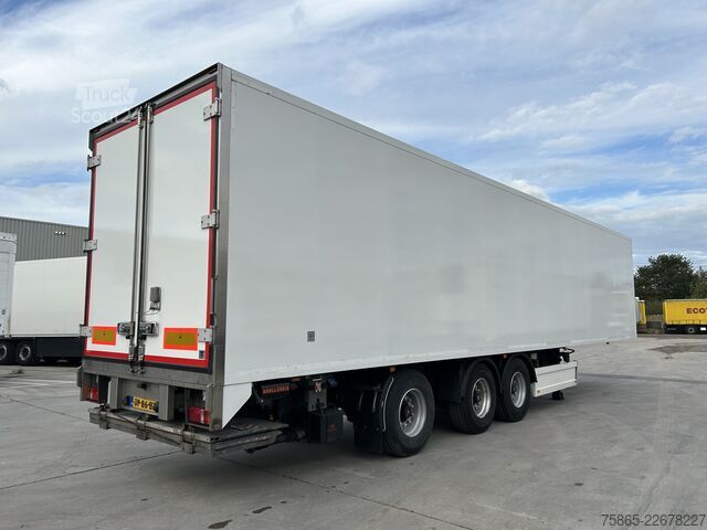 Chladírenská/mrazírenská přeprava H.T.F HZO 42 / Thermo King SLXe 300 / Stuuras / Loadl...