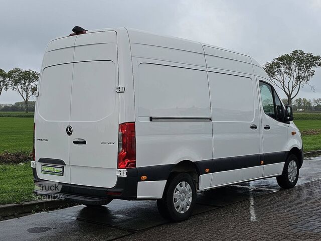 Stasjonsvogn med høyt tak MERCEDES-BENZ SPRINTER 317 L2H2 Navi RWD