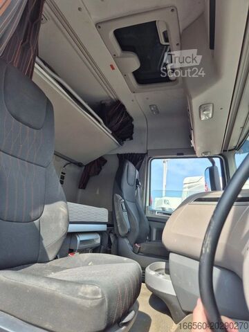 Standarta traktors DAF XF 480 FT SPACE CAB