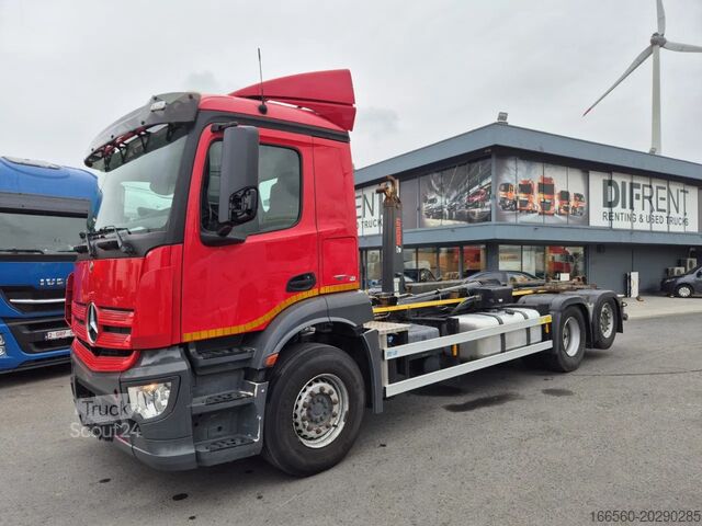 Containertransport (lastväxlare) Mercedes-Benz ANTOS 2843