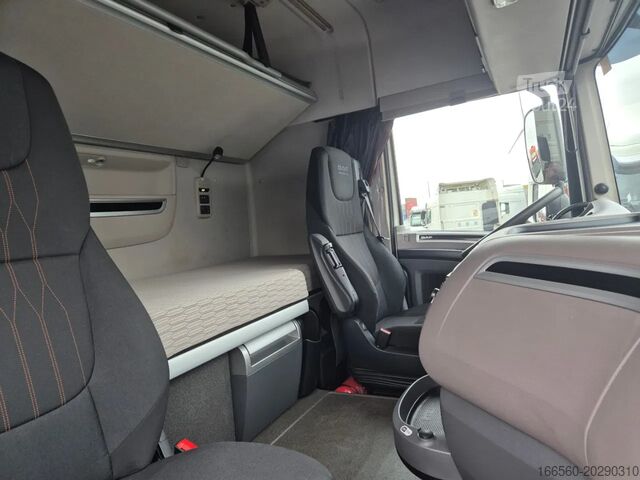 Standarta traktors DAF XF 480 FT SPACE CAB