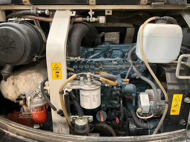 мини-экскаватор Kubota U 48-4