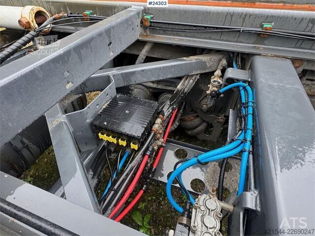 Portalo rankų sistema Istrail Hooklift Trailer with Tipping Function