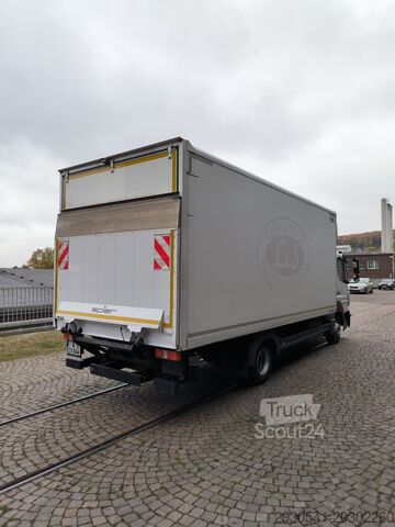 Nákladní automobil se skříňovou nástavbou Mercedes-Benz Atego 818