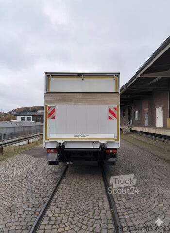 Nákladní automobil se skříňovou nástavbou Mercedes-Benz Atego 818