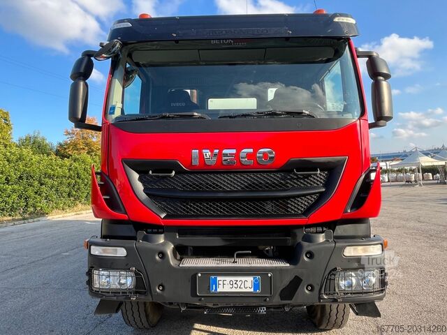 Autóbetonkeverő Iveco Trakker 450