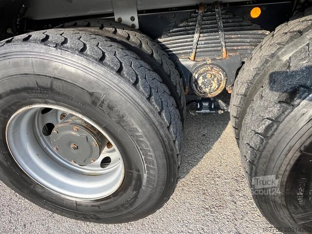 Autóbetonkeverő Iveco Trakker 450