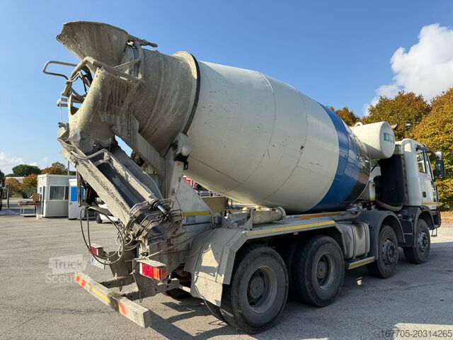 Camion malaxeur à béton Astra HD 8 84.52-80