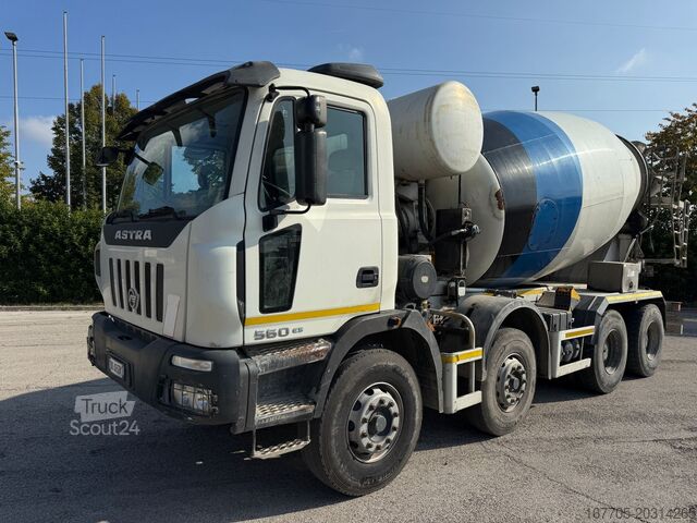 Camion malaxeur à béton Astra HD 8 84.52-80