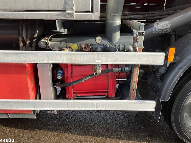 Zuigvoertuig Mercedes-Benz Actros 4141 8x4 Kroll Saug/Spul aufbau