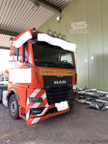 Standard trekkvogn MAN TGX 33.540 6x2 beschädigt /damaged