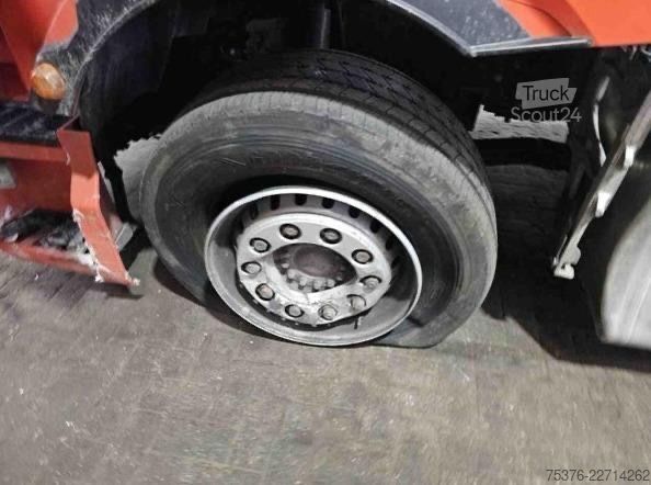 Standard trekkvogn MAN TGX 33.540 6x2 beschädigt /damaged