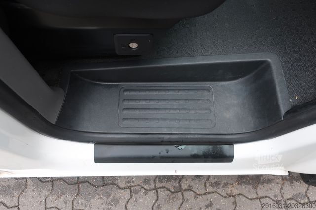 Ploščati dostavnik VOLKSWAGEN T6.1 lang / 1. Hand / PDC / Klima / FN: 42