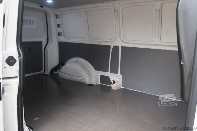 Ploščati dostavnik VOLKSWAGEN T6.1 lang / 1. Hand / PDC / Klima / FN: 42