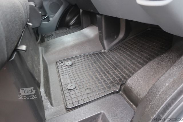 Mikroautobuss FORD 1. Hand / Rampe / 9 Sitzer / FN: 131