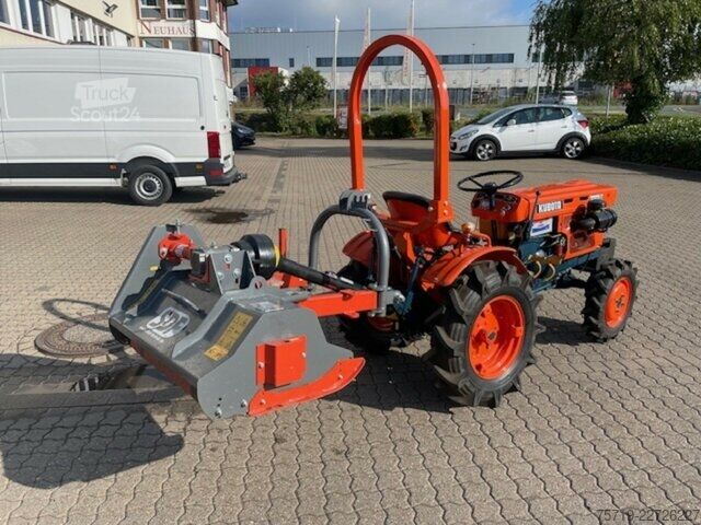 Furgoneta Kubota D750 - B7001 4x4 mit Mulcher