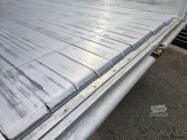 Piano mobile knapen K200 KT01 / 60 m3 / 2 x LIFT AXLE
