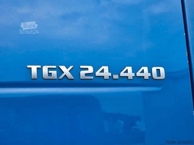 Кран-манипулятор на шасси грузовика MAN TGX 24.440 6X2-2 LL-U / Intarder / HMF / Fernb.