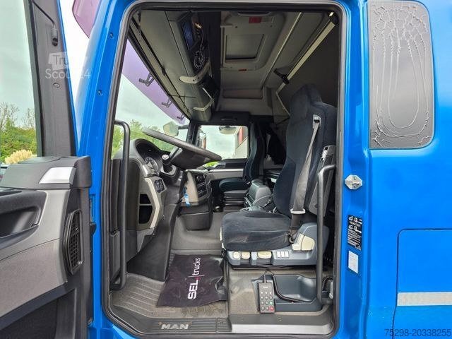 Кран-манипулятор на шасси грузовика MAN TGX 24.440 6X2-2 LL-U / Intarder / HMF / Fernb.