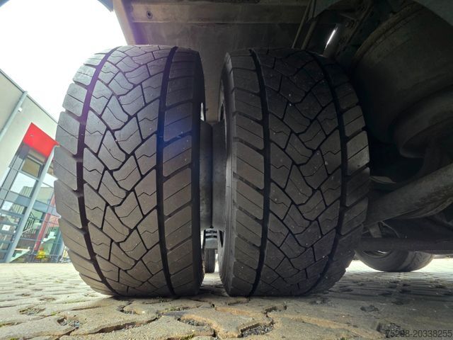 Кран-манипулятор на шасси грузовика MAN TGX 24.440 6X2-2 LL-U / Intarder / HMF / Fernb.