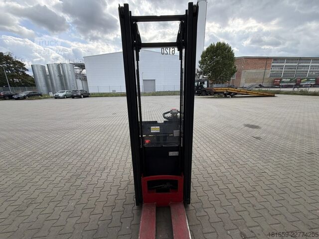 Elektrikli çekme kollu istifleyici HYSTER S1.2