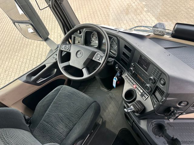 Automobilis ar plakanu platformu MERCEDES-BENZ Actros 2543 / Kran Palfinger PK 33002 + Jib