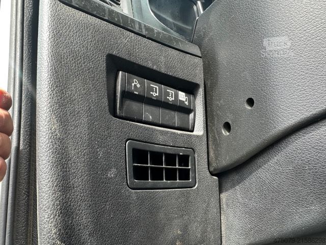 Automobilis ar plakanu platformu MERCEDES-BENZ Actros 2543 / Kran Palfinger PK 33002 + Jib