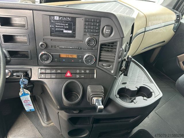 Automobilis ar plakanu platformu MERCEDES-BENZ Actros 2543 / Kran Palfinger PK 33002 + Jib