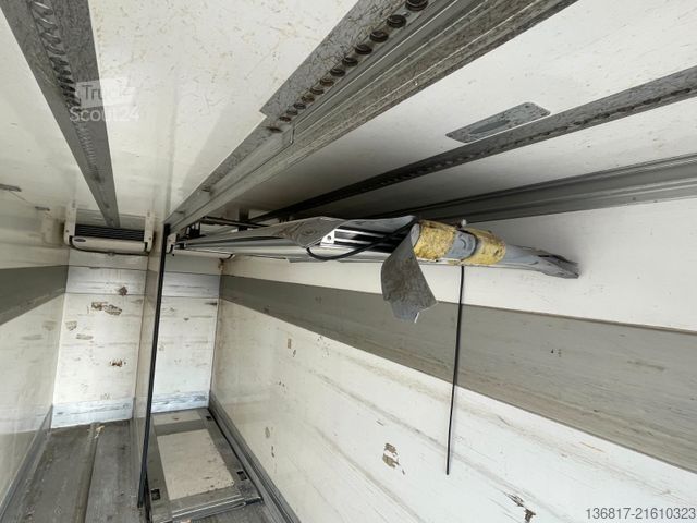 Refrigerated truck MAN TGL 12.200 4x2BL Kühlkoffer Carrier 3Kammer LBW