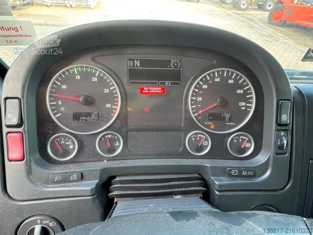 Refrigerated truck MAN TGL 12.200 4x2BL Kühlkoffer Carrier 3Kammer LBW