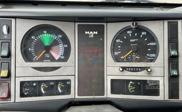 Beverage van MAN LE 8.180 BL Getränke Rollo li+re