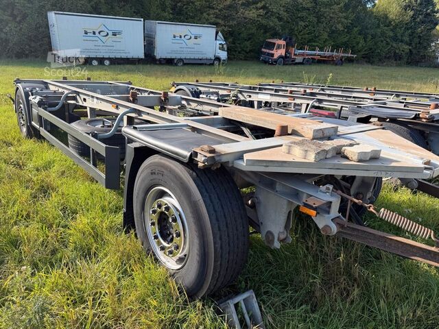 Priklopnik z menjalnim šasijem SCHMITZ CARGOBULL BDF AFW 18 vollverzinkt - 3 Stück mit TÜV 2027