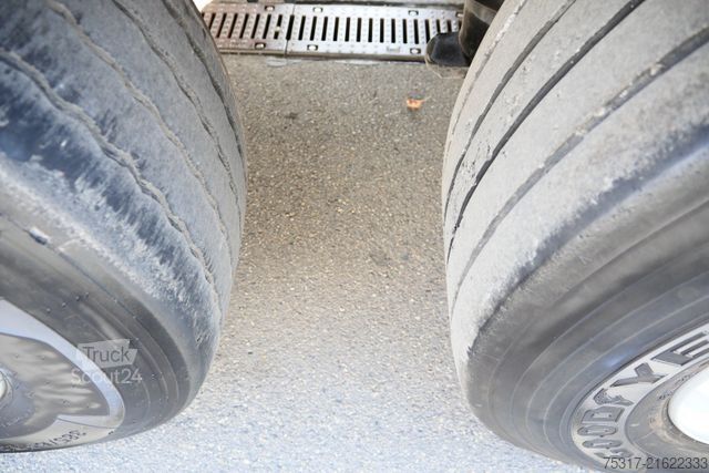 Reefer semitrailer SCHMITZ CARGOBULL SKO 24/TK SLXi300/DOPPELSTOCK /BLUMEN / BPW