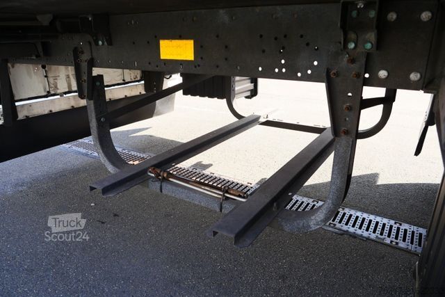 Reefer semitrailer SCHMITZ CARGOBULL SKO 24/TK SLXi300/DOPPELSTOCK /BLUMEN / BPW