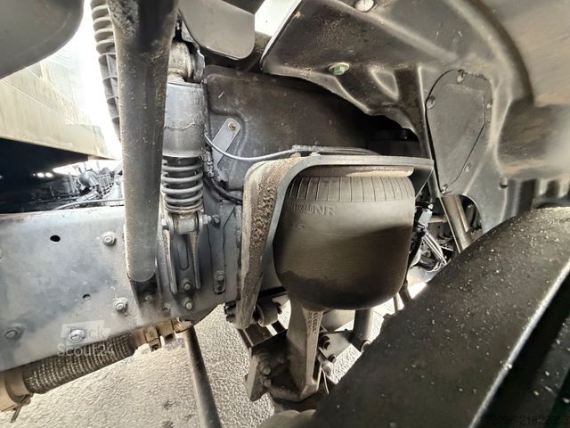 Box truck MAN TGM 18.290 LL Koffer - Palfinger - Autom. - Tüv!