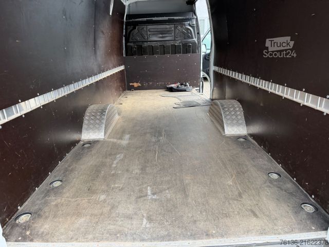 Aukštas mikroautobusas IVECO Daily 3.0 35 Klima AHK 3.5t Automatik Tempomat