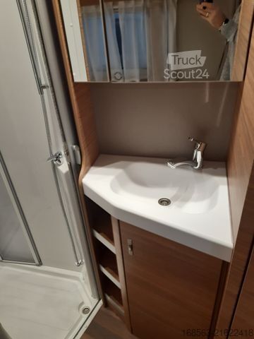 Semi-integrated camper WEINSBERG CaraCompact 600 MF "PEPPER" - LP 73.742 ¤ !