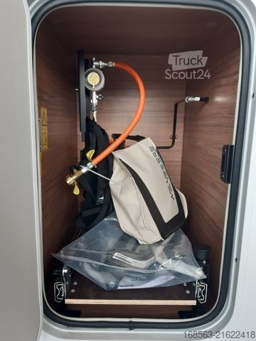 Semi-integrated camper WEINSBERG CaraCompact 600 MF "PEPPER" - LP 73.742 ¤ !