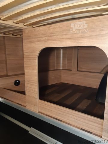 Semi-integrated camper WEINSBERG CaraCompact 600 MF "PEPPER" - LP 73.742 ¤ !