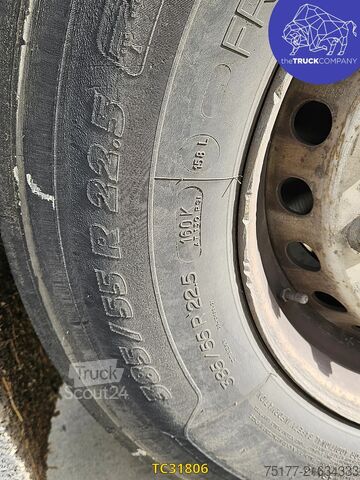 Liukuvat pressut Renders + MOFFET SELFLOADER