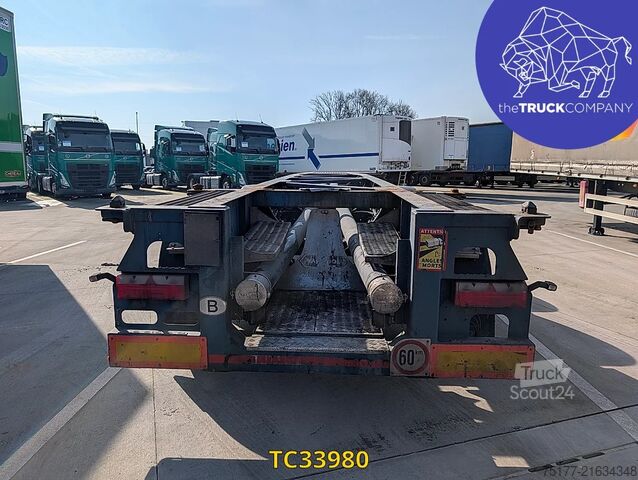 Транспорт на контейнери Vanhool 30. ADR