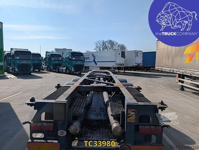 Транспорт на контейнери Vanhool 30. ADR