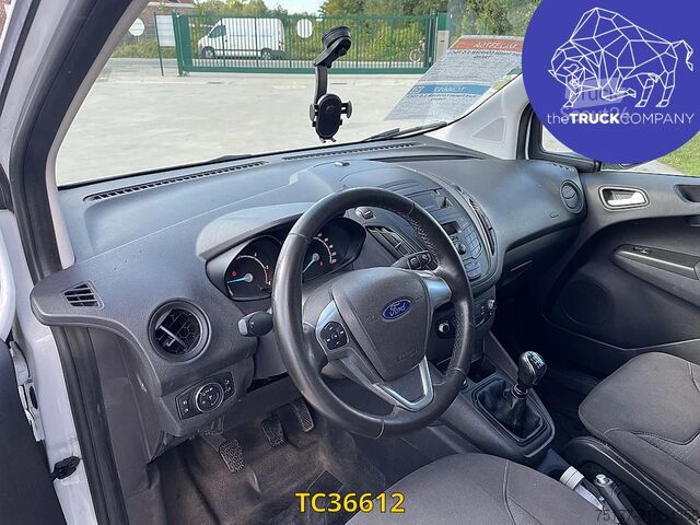 Fourgon tôlé Ford Transit COURIER 1.5 TDCI TREND