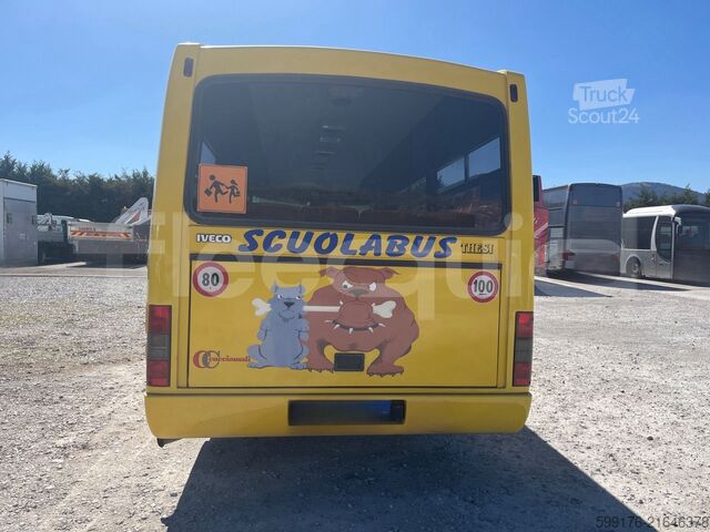 Koulubussi Iveco Cacciamali