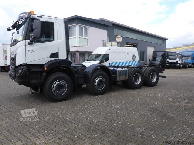 LKW-Fahrgestell IVECO T-Way AD410T54 8X4 Radstand.4250mm 2-Stück