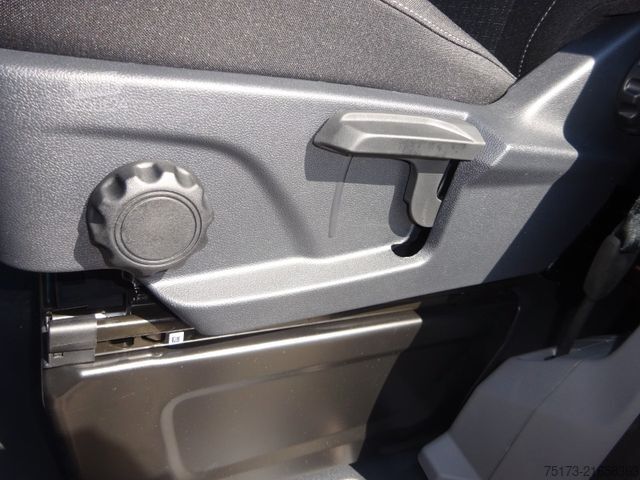 Minibusz FORD Transit Custom Trend 320 L2H1 4x4 Matrix Klima